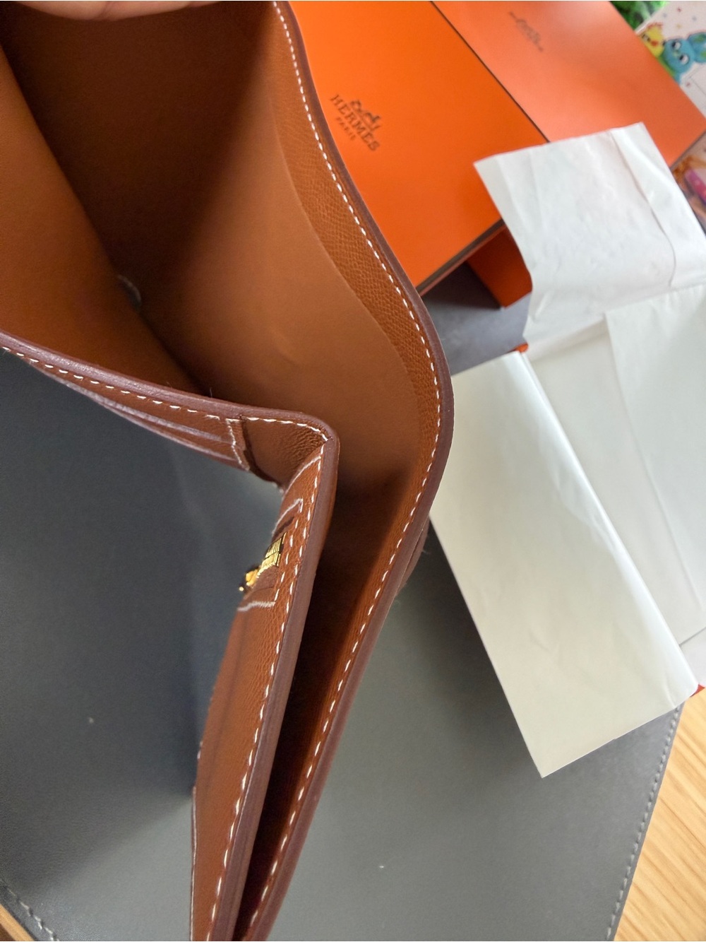 NWT Hermès Bearn Tri-fold in Brown Madame Leather with Gold Hardware - Picture 5 of 9